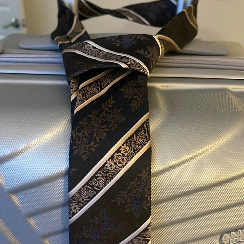 Jason & Vogue Tie